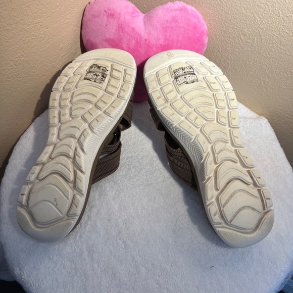 Skechers Dark Tan Sandals Slides Flip Flops - Picture 5 of 5
